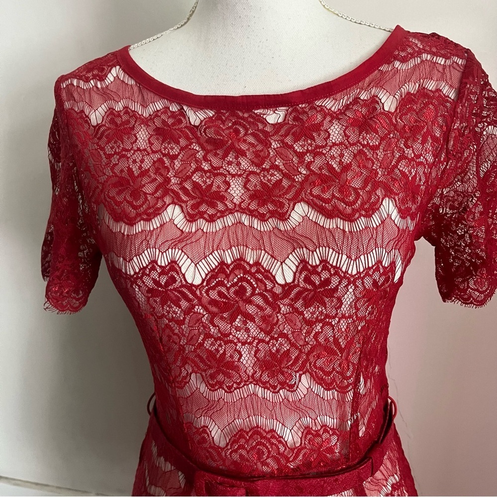 Body Frock • Elegant Red Lace Dress Unlined - Picture 5 of 8